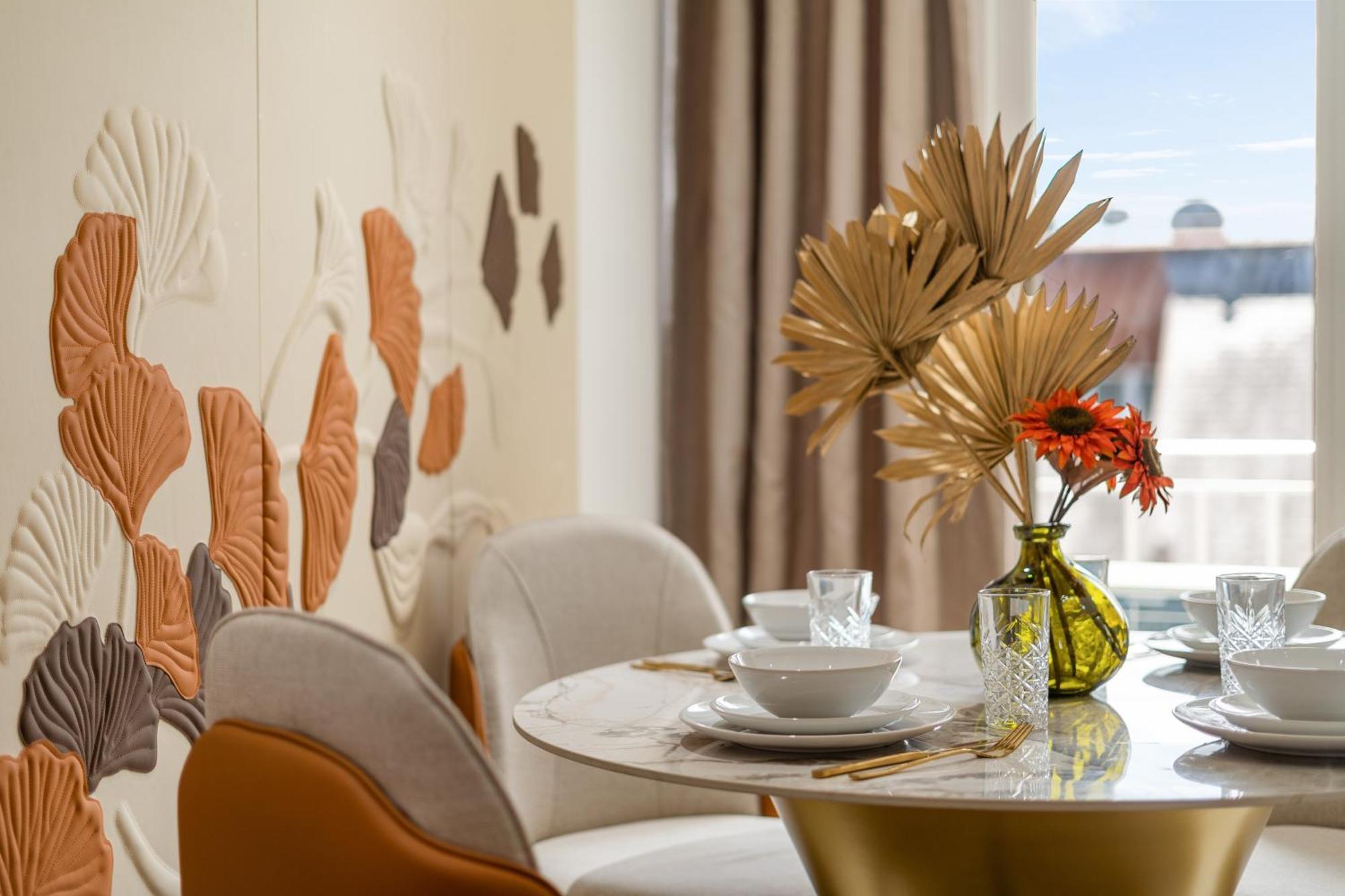 The Mayfair Collection Luxury Apartment *