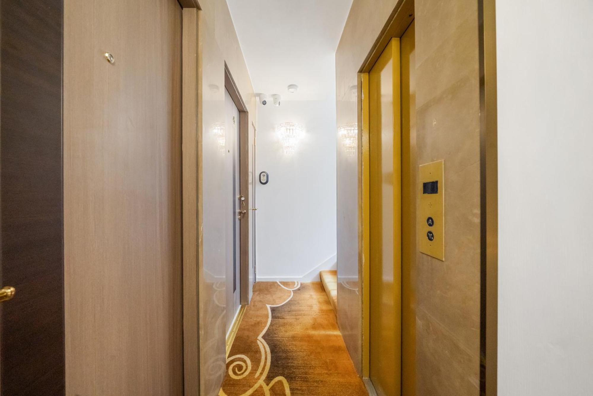 The Mayfair Collection Luxury Apartment